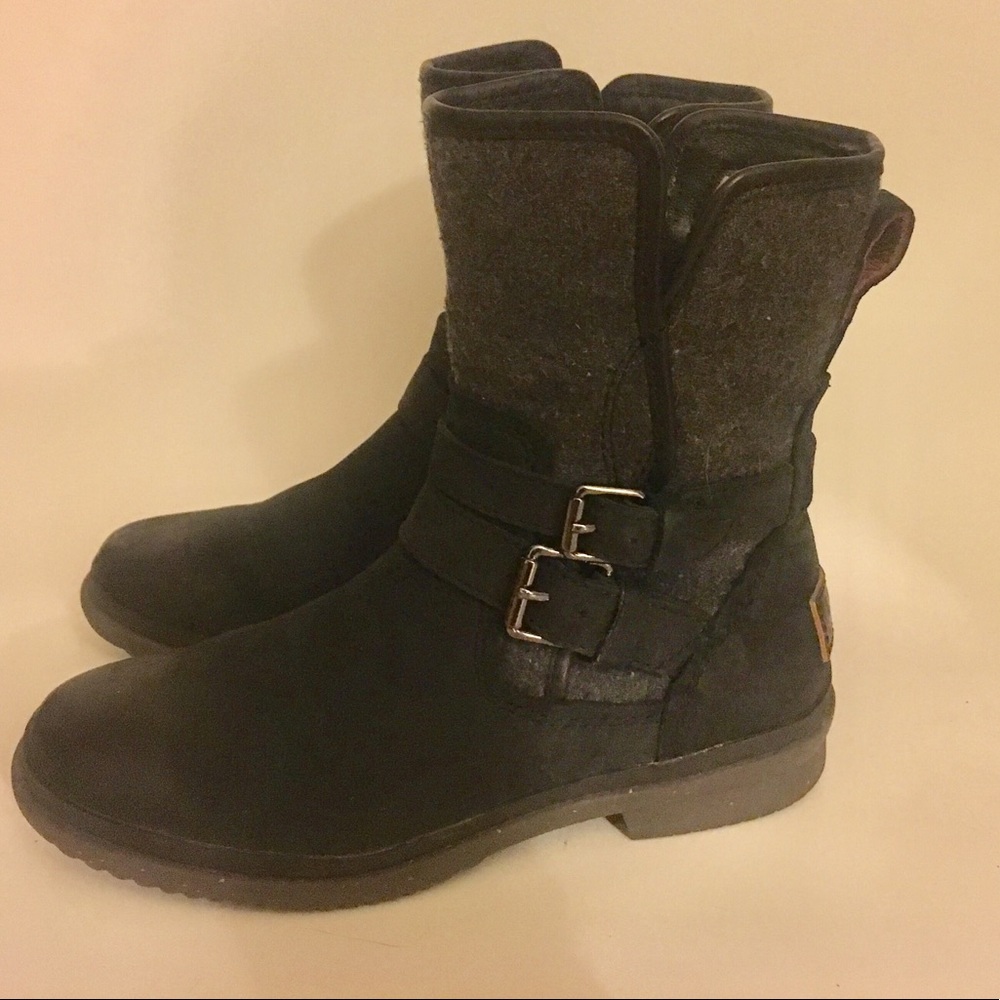 Ugg Simmons size 6
